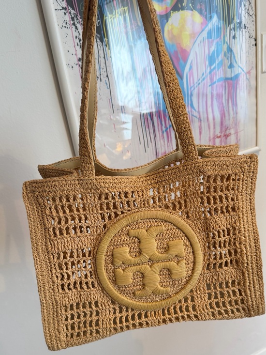Tory Burch Handbags - Tory Burch Woven Raffia Tote in Tan